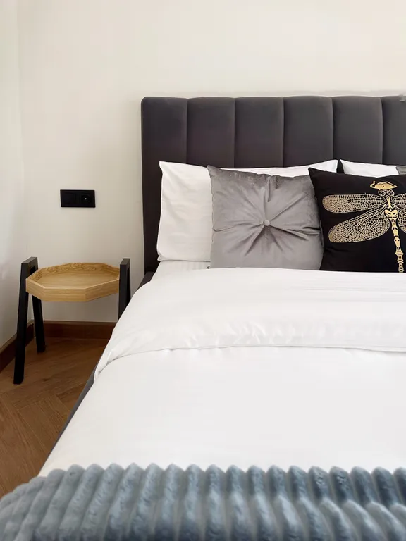 Уютная квартира в центре напротив Старого  и Нового  замков