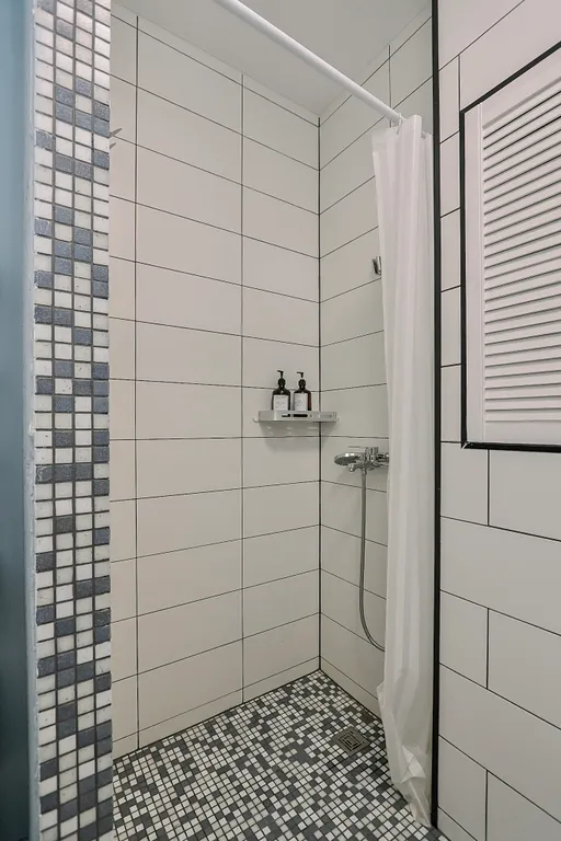 Милeйшaя студия с балконoм в центре гоpодa