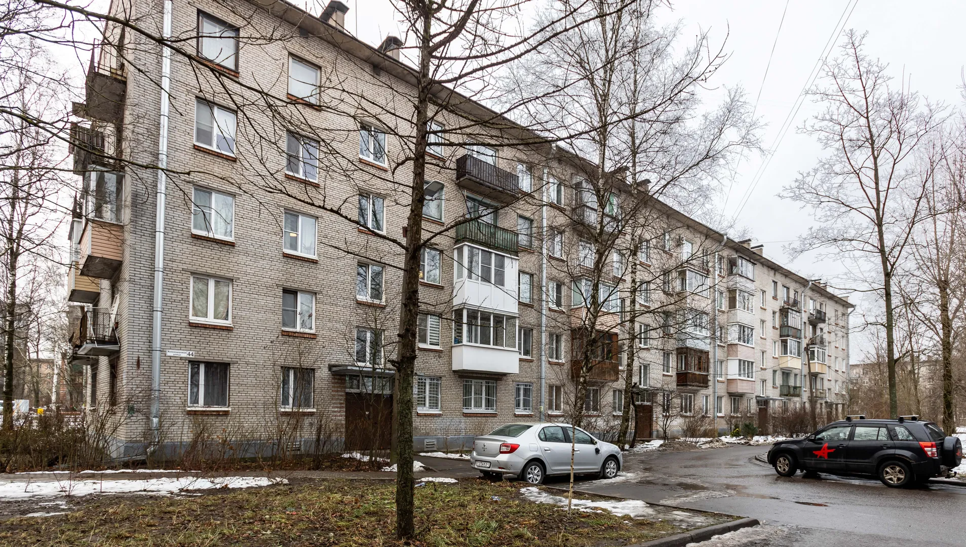 "Я бы на 100% порекомендовал это жилье всем друзьям, это отличное место в пешей доступности от множества замечательных мест."