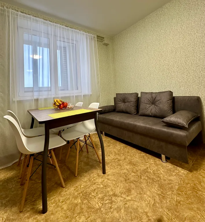 1-ая квартира в Нефтяниках с видом на Иртыш