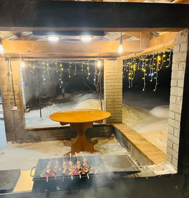 Уютный дом среди гор