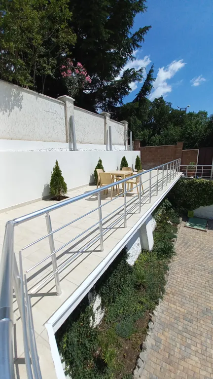 Двухместная комната с двумя доп. местами, с санузлом