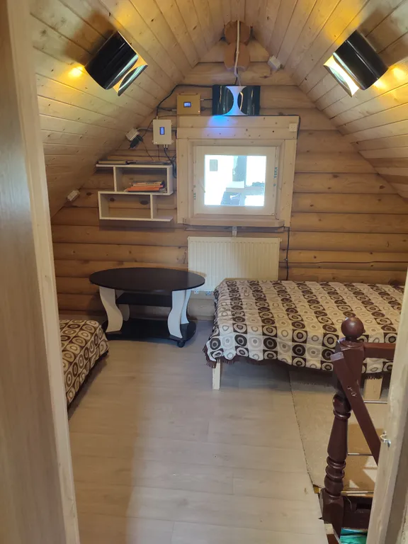 Дом с баней в лесу возле храма и озера