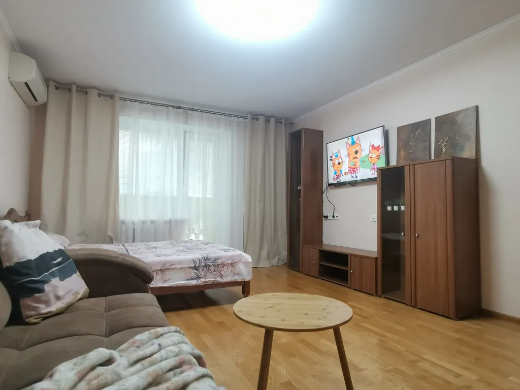 Просторная квартира у Реацентра — аренда посуточно в Самара