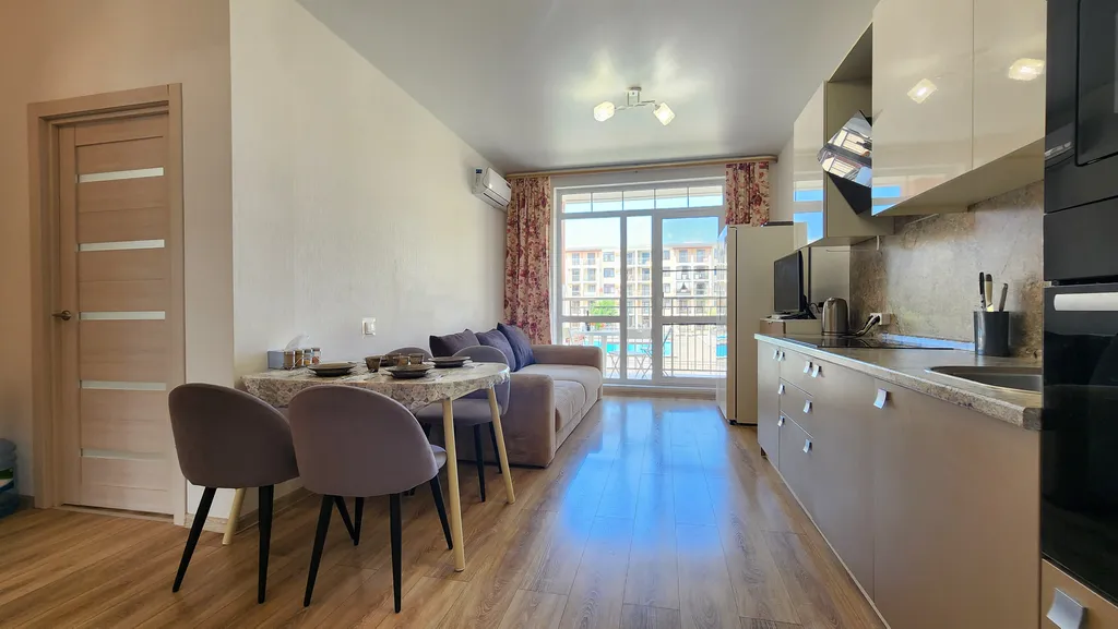 Уютная евротрешка с двумя балконами