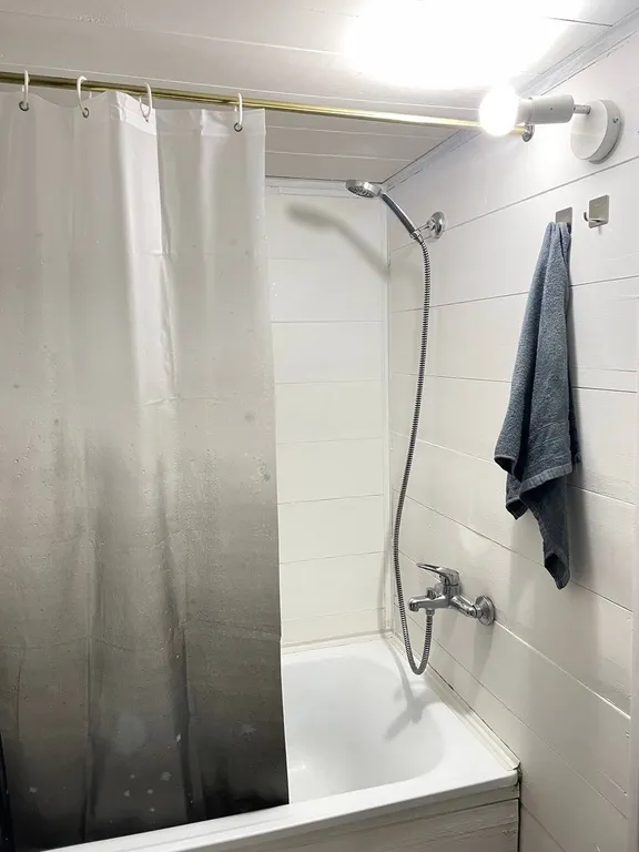 Домик с террасой и видом на горы