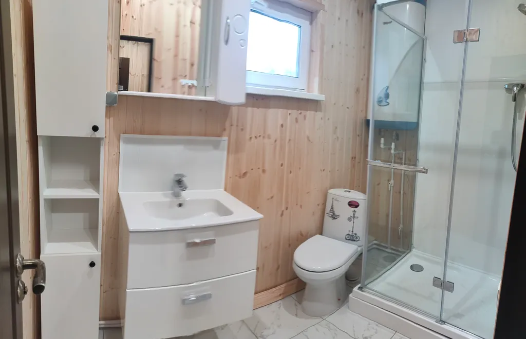 Дом у скалы