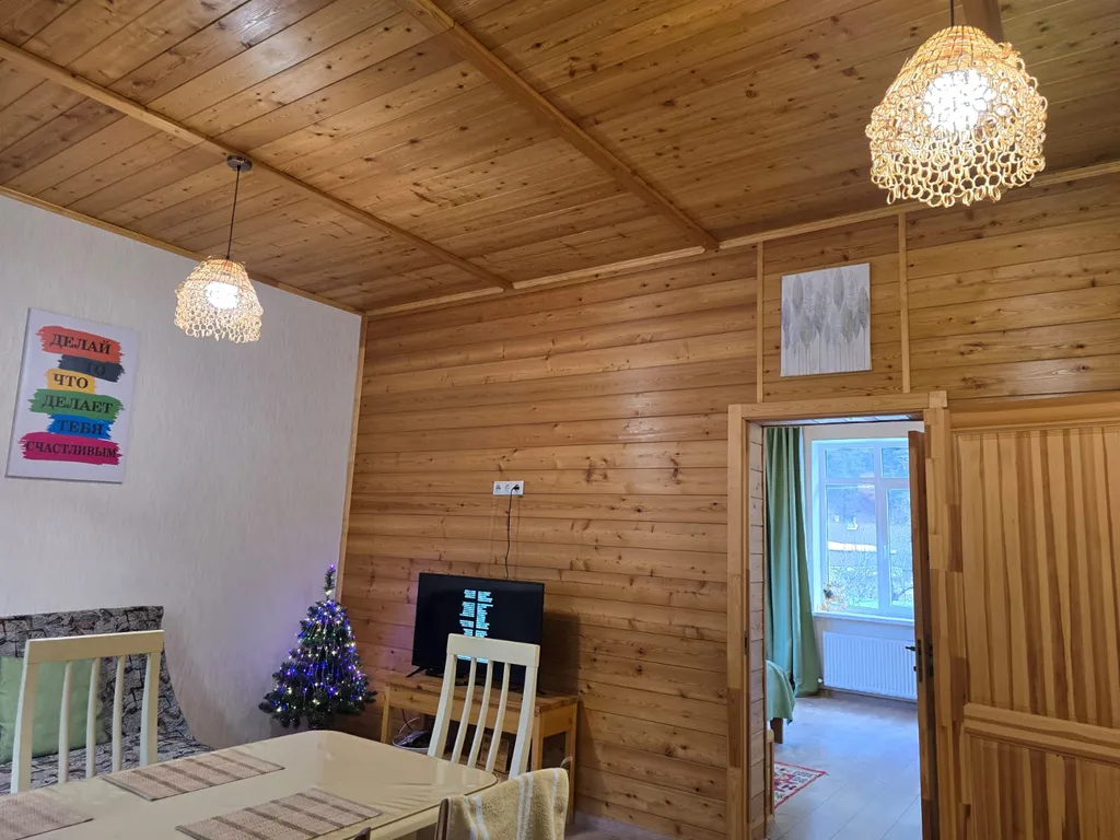 Апартаменты в центре с видом на горы