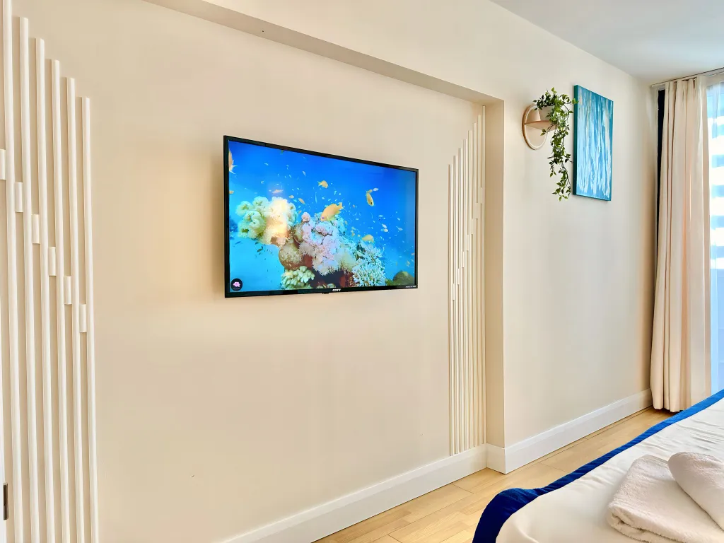 Романтичная и чистая студия с видом на море