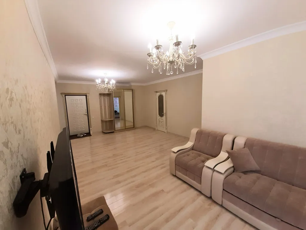 Просторная квартира возле Курортного бульвара