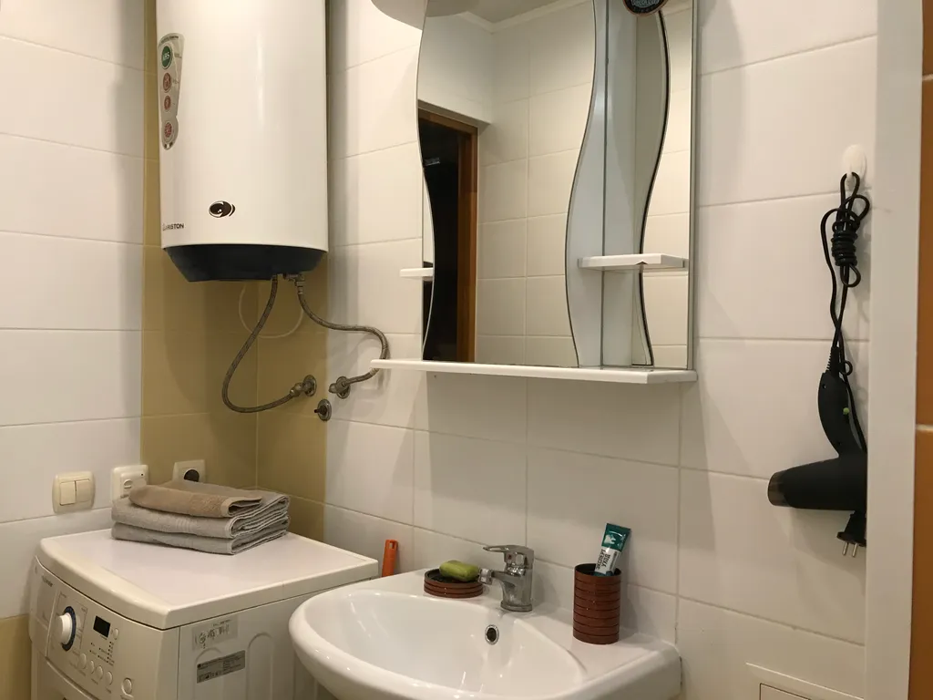 Просторная тёплая двушка в центре