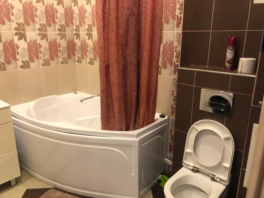 Просторная удобная квартира в центре города рядом с ТЦ Титан арена