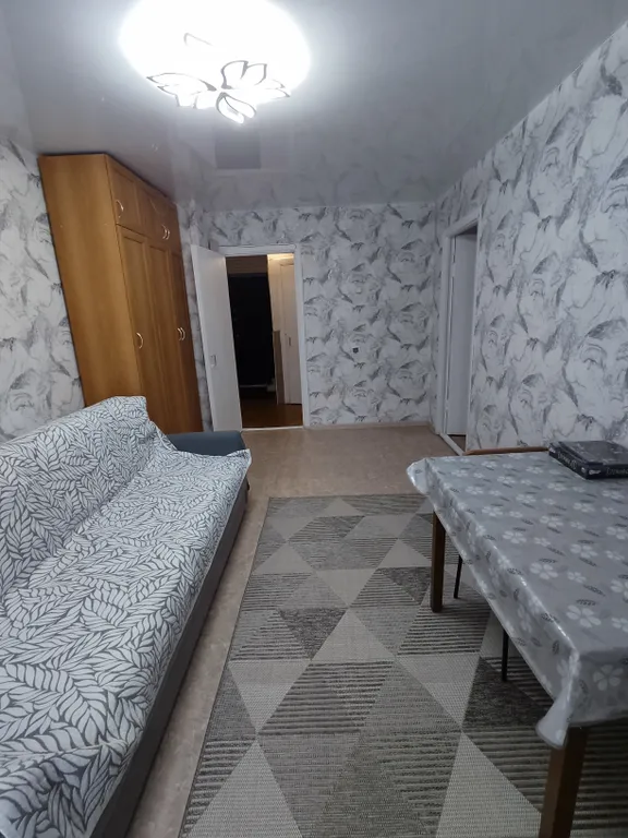 Уютная тёплая, укомплектованная двухкомнатная квартира в центре города