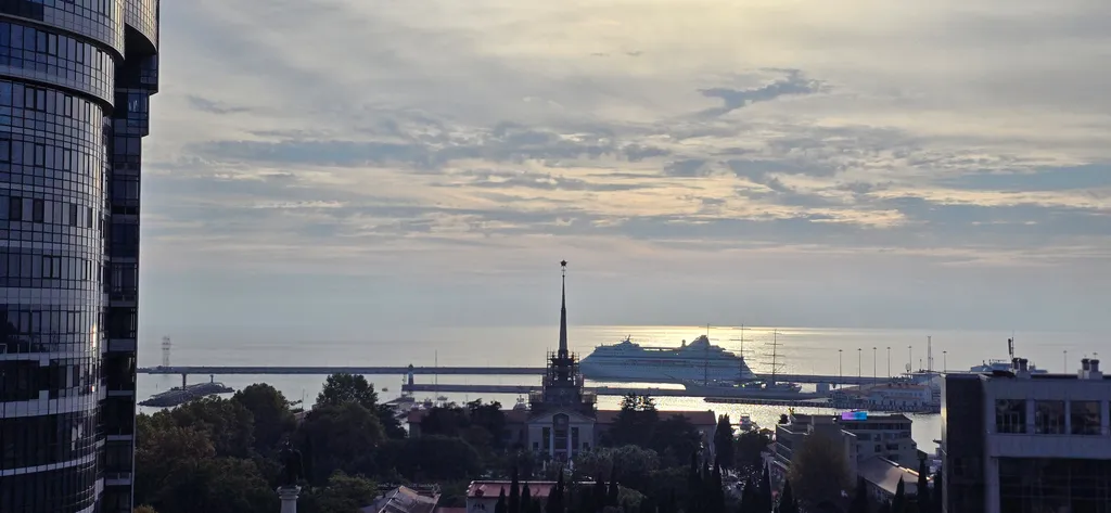 Квартира Квартира в самом центре с потрясающим видом на морской порт — Сочи