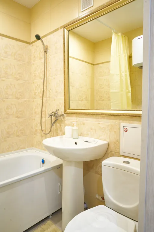 Good Night на Карташова 37