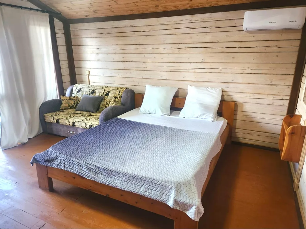 Летнее шале у бассейна