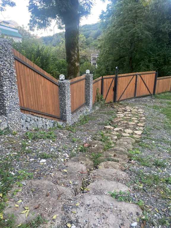 Уютный альфа домик в лесу