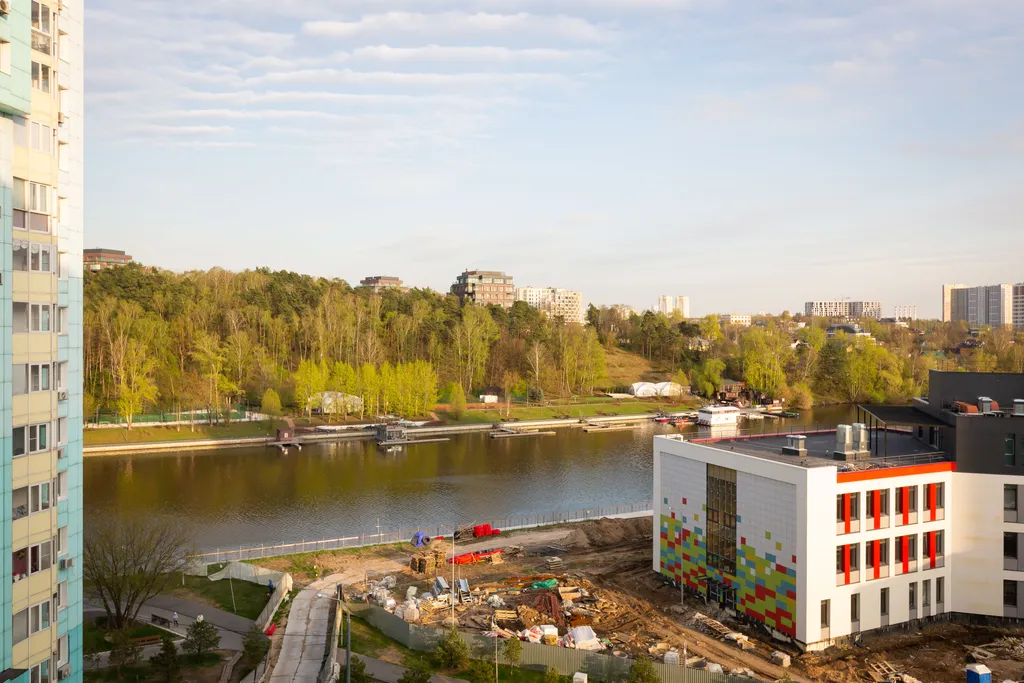 Дизайнерская евродвушка с видом на реку