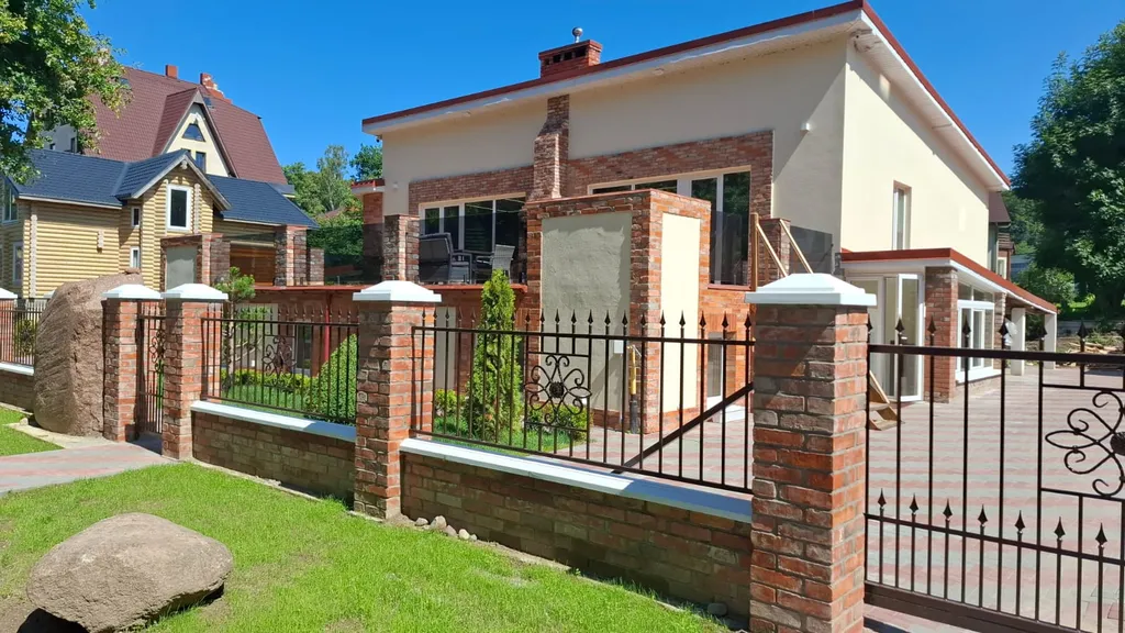 Вилла на первой береговой линии