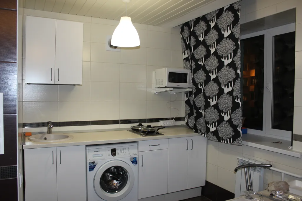 Трехкомнатная квартира-студия возле метро "Березовая роща"