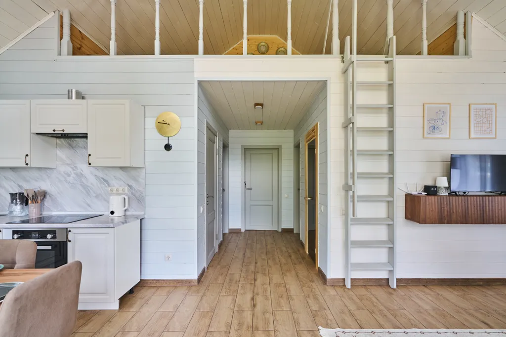 Коттедж в окружении леса с джакузи и сауной