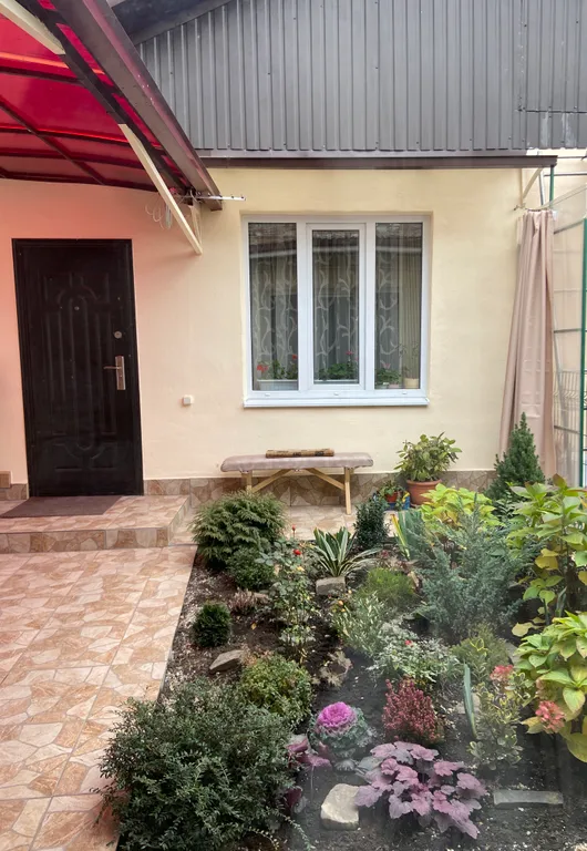 Уютный дом с собственным внутренним двориком