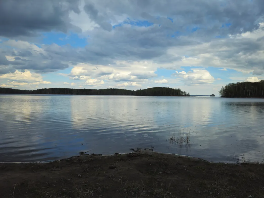 Дом на берегу озера