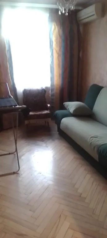 Комната  в тихом районе города в 4 мин от метро