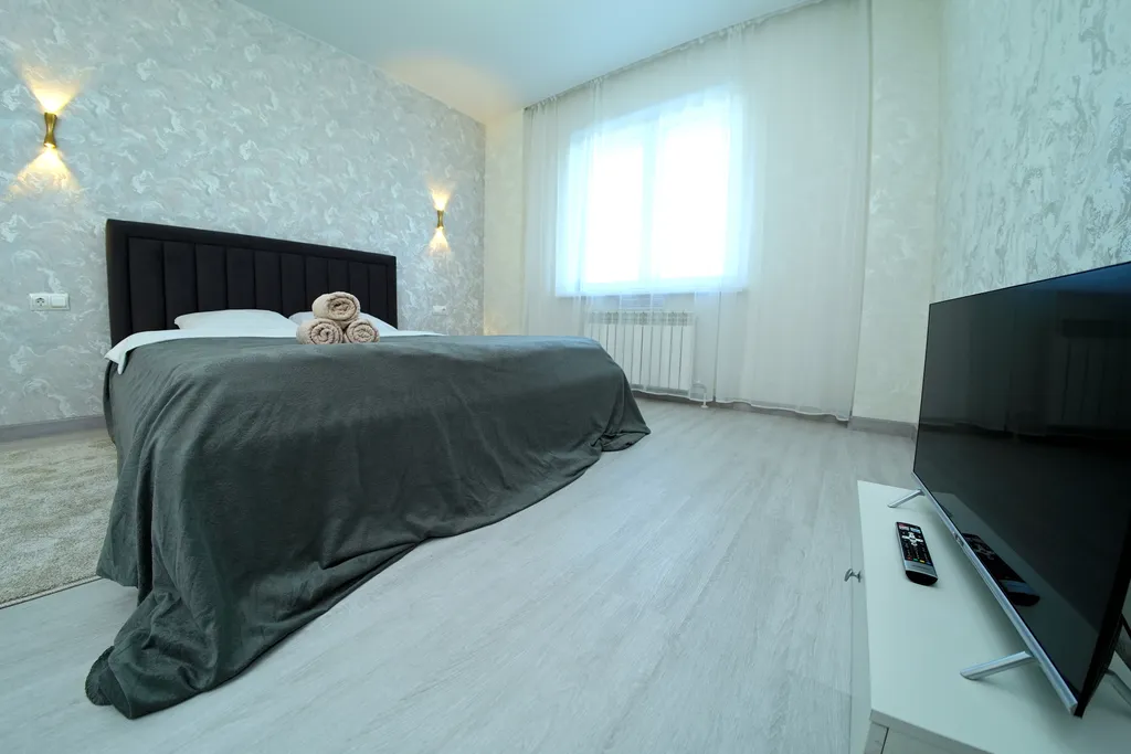 Комфортные апартаменты с видом на метромост и центр