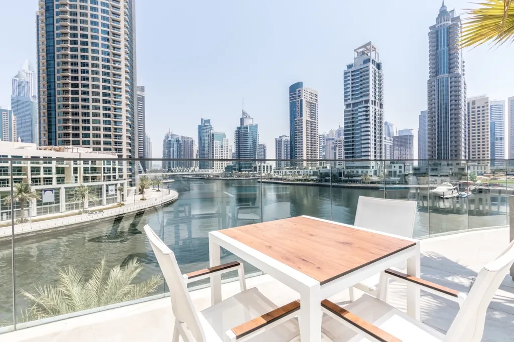 Стильные апартаменты с 2 спальнями