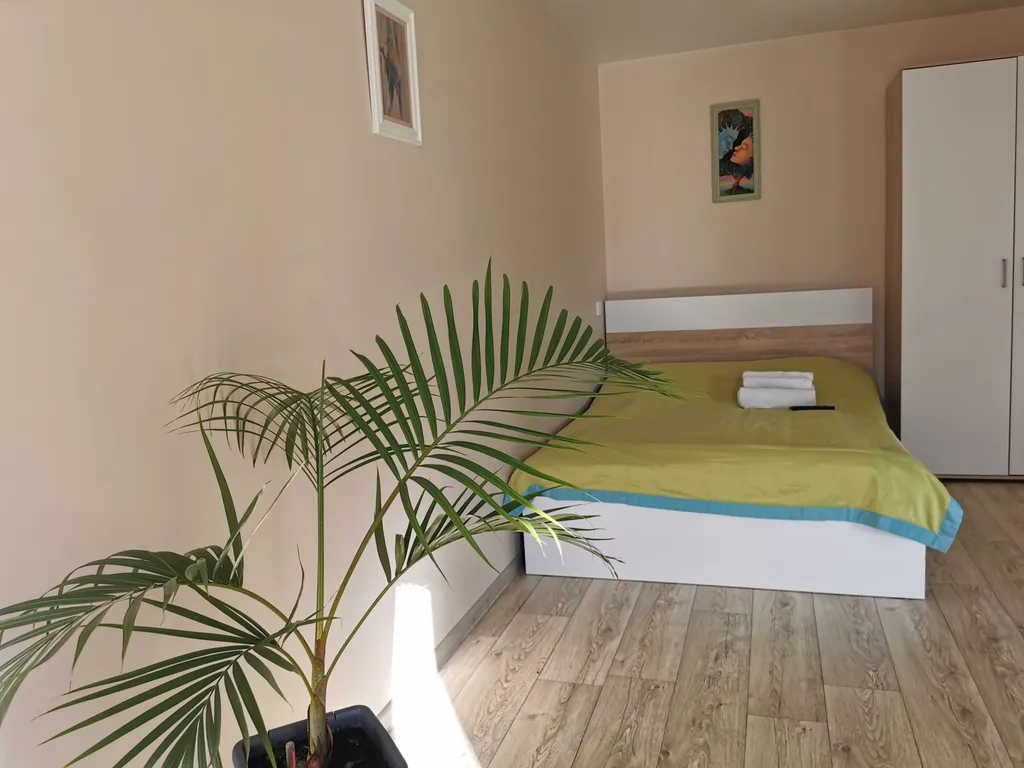 Новая светлая квартира с двумя балконами