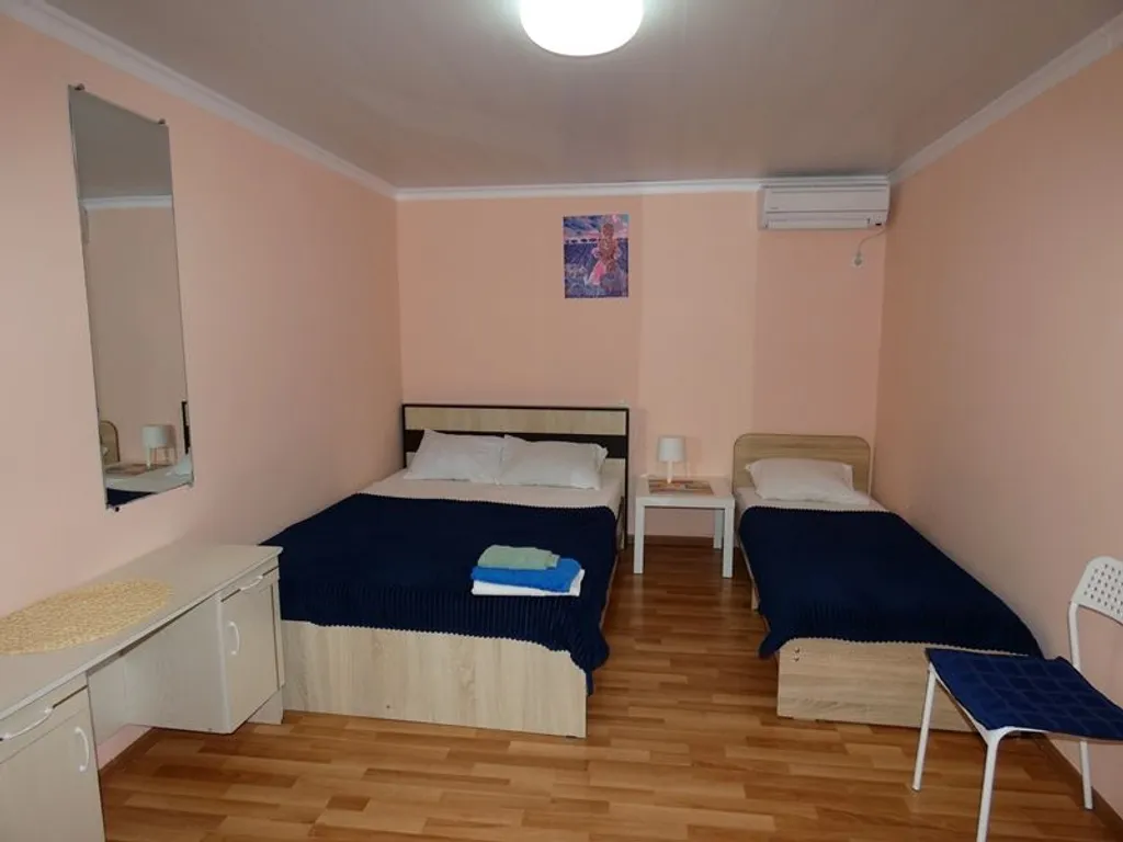 Квартира С общим душем и туалетом — аренда посуточно в Ейск