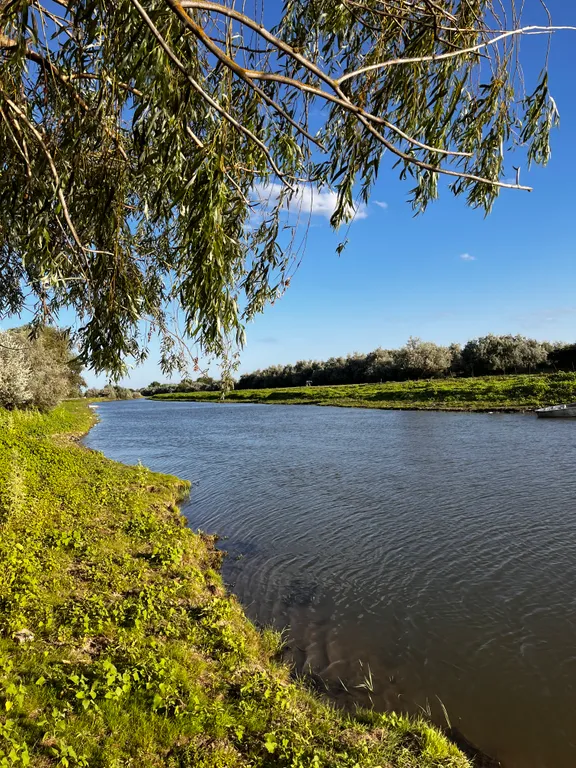 Уютный домик для рыбалки
