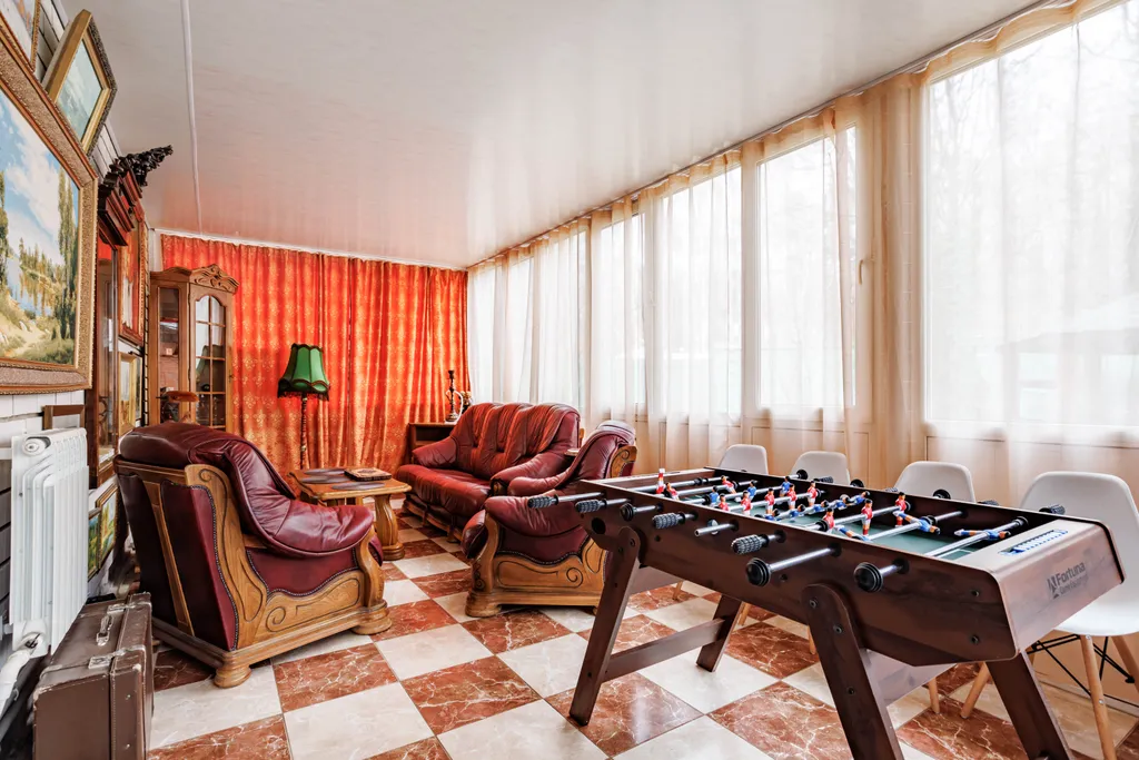 Коттедж в центре города с видом на парк