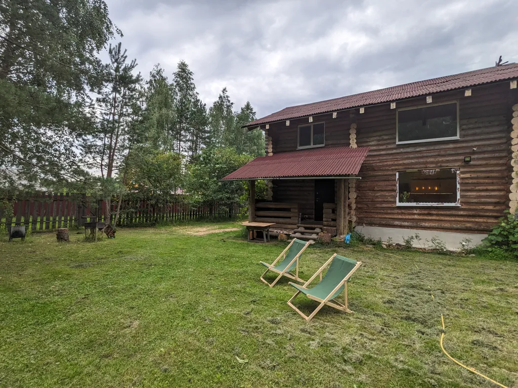 Уютный дом для семейного отдыха в лесу