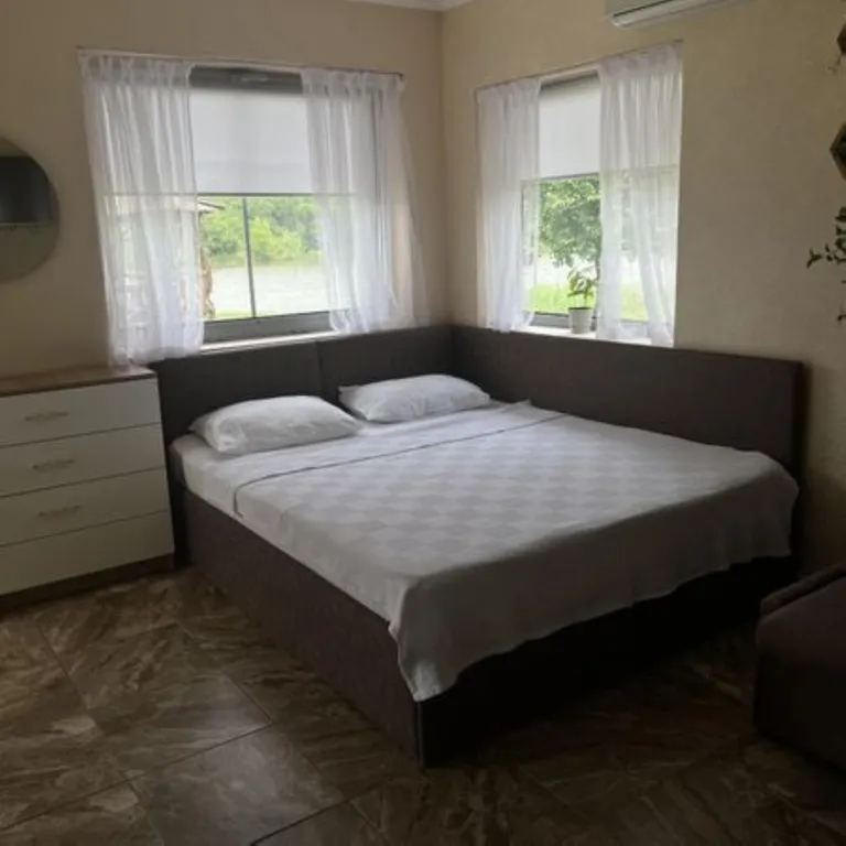 Коттедж Дом с новым ремонтом и видом на озеро — Лабинск