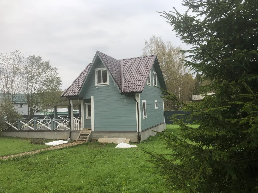 Дом с баней и крытой террасой