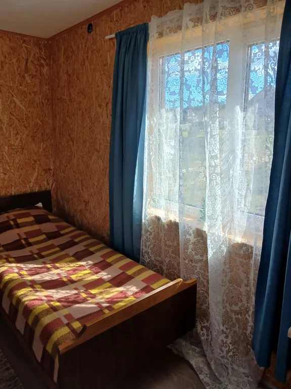 Уютный домик на берегу озера