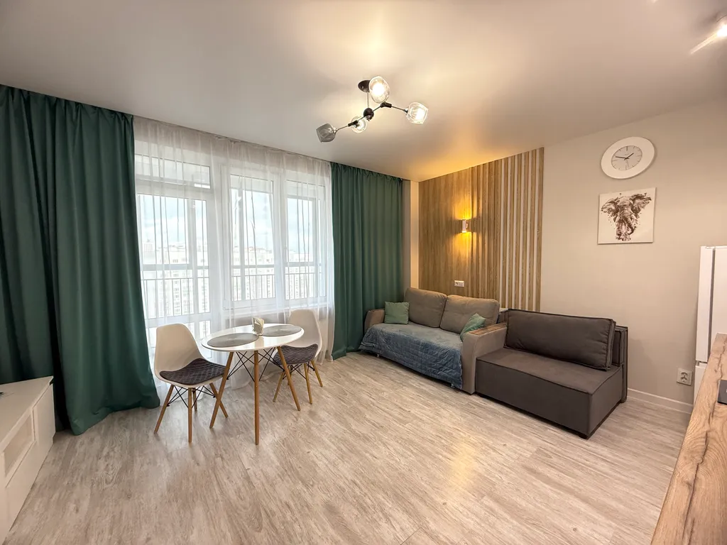 Квартира Студия Яркая луна — Тюмень