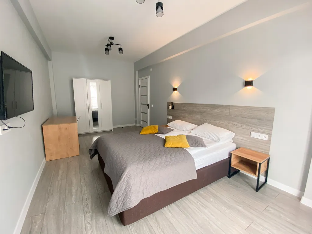 Просторная квартира с балконом вблизи подъемника