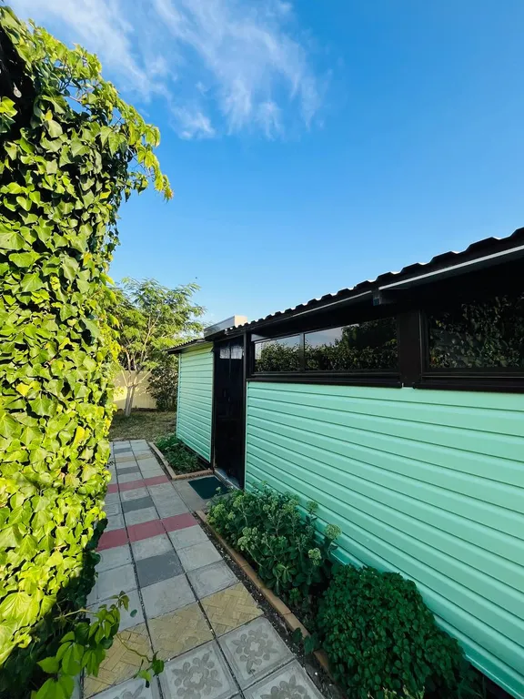 Домик с бассейном