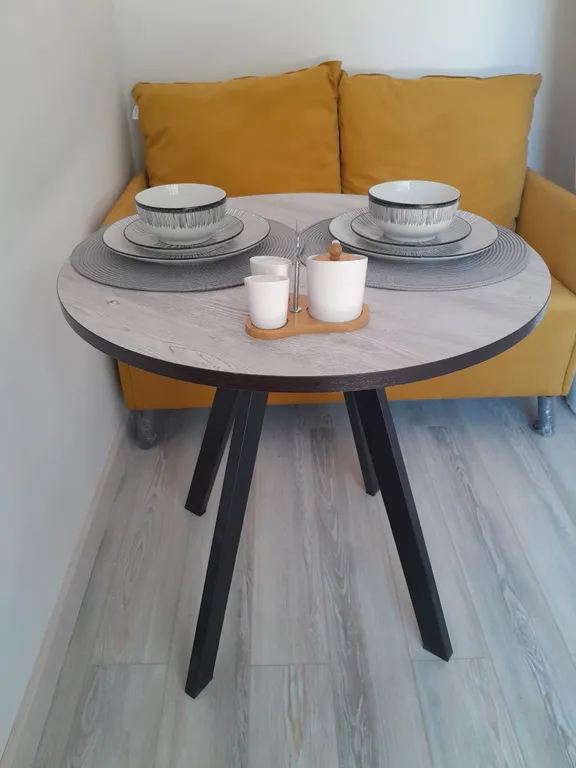 Современный мини-дом в горах недалеко от моря