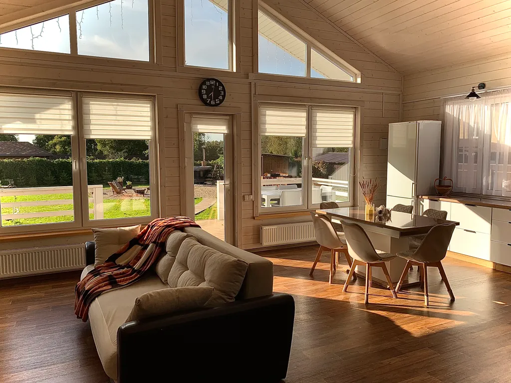 Уютный современный дом с террасой и банным чаном на участке 17 соток