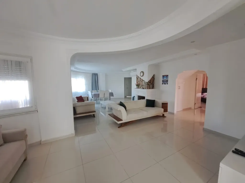 Частная вилла с собственным бассейном