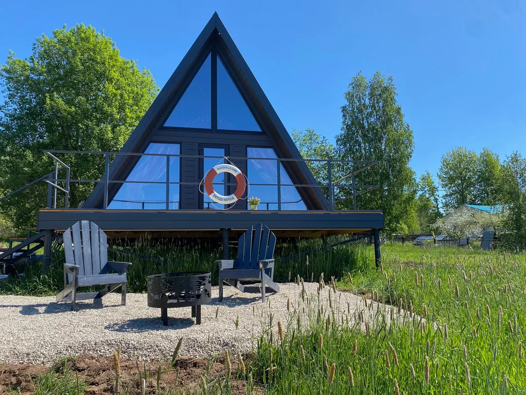 Коттедж Smaland Musta House на берегу реки — аренда посуточно в Великий Новгород