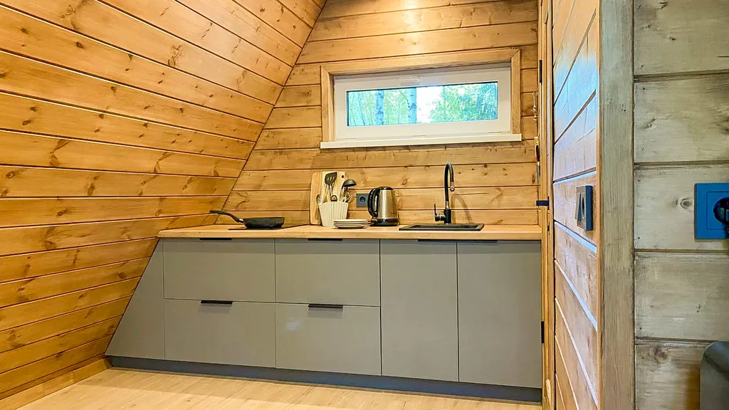 Домик в лесу вблизи от города в стиле A-frame