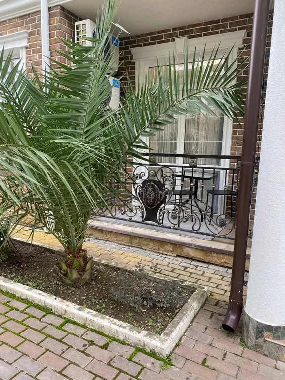 Евротрехкомнатный апартамент с балконом на первой линии