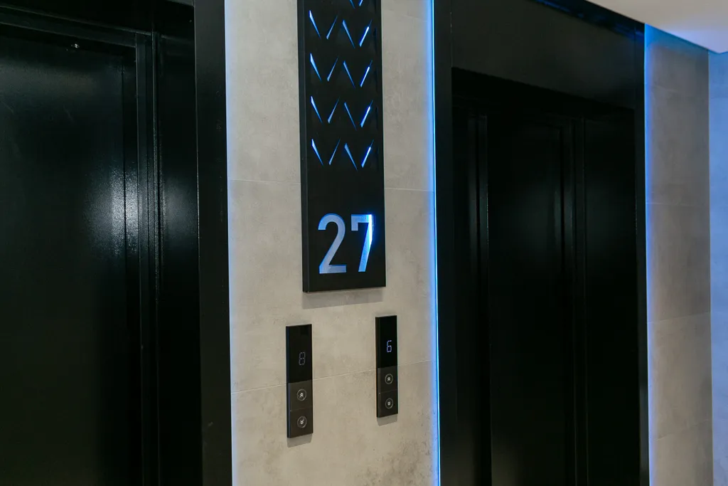 Квартира Квартира Студия для двоих в элитном небоскребе жк grando у метро — Новосибирск