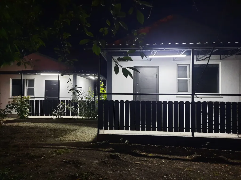 Коттедж Уютные домики в Голубой Бухте — Геленджик