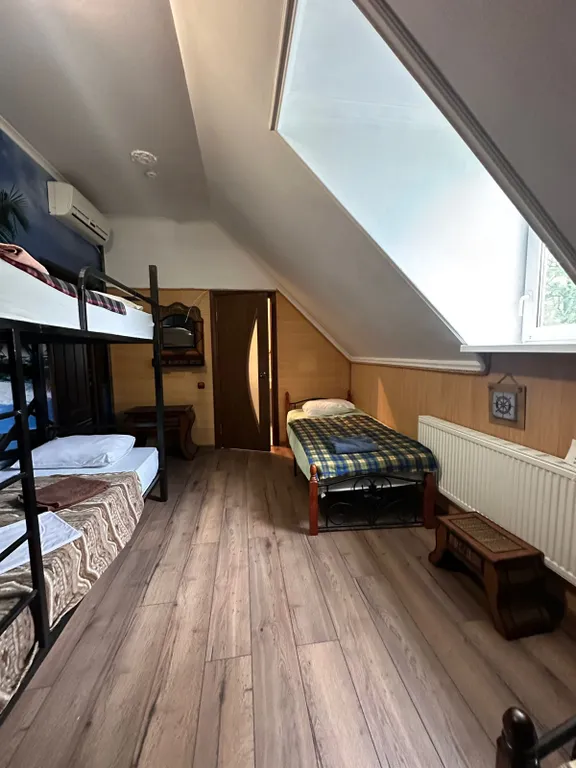 Большой дом с баней, бассейном, мангалом и парковкой